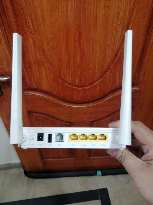 Huawei 8145v5 gpon giga bit fiber wifi router 1