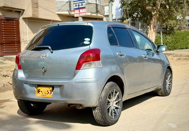 Toyota Vitz 2010 3