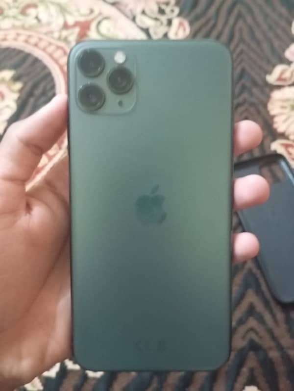 apple iphone 11 pro max Only serious person contact me only whatsapp 3