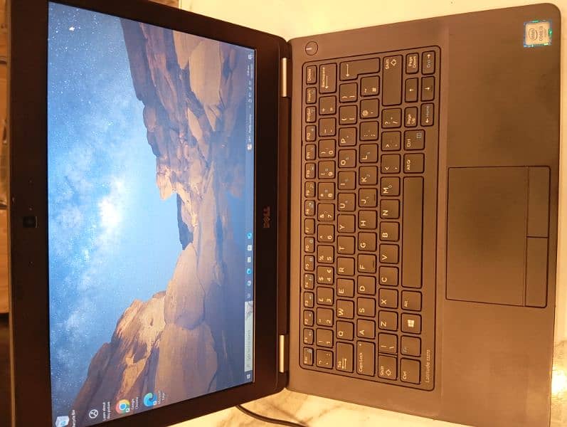 Dell latitude E5270. core i3/6th gen laptop for sale 2