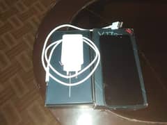 10/10 condition vivo v17 pro box and original charger for free