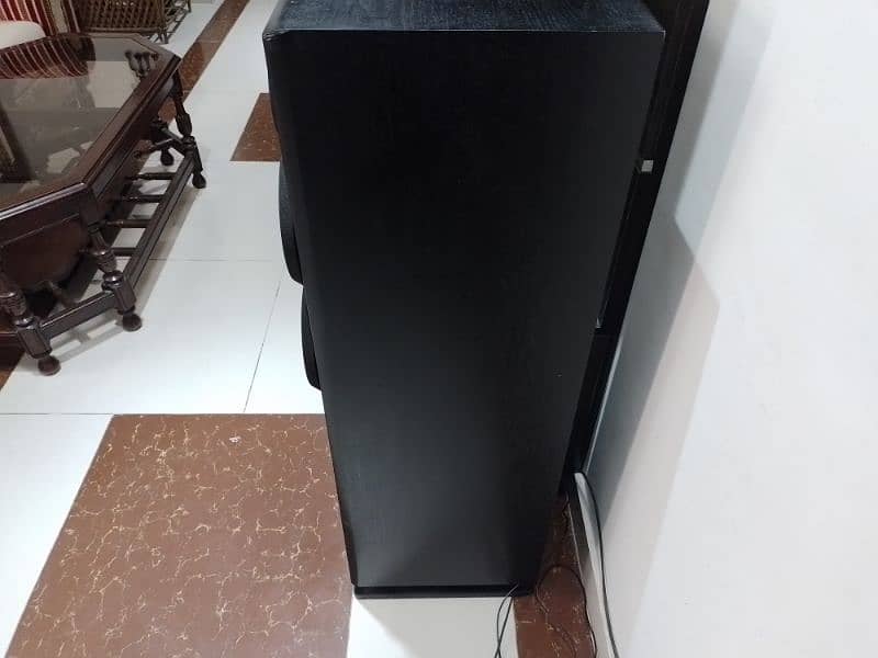 Yamaha tower speakers 0