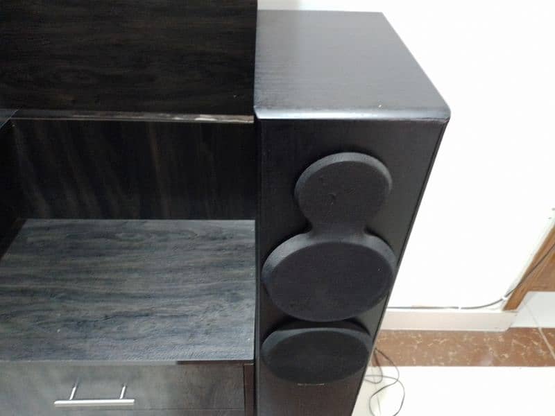 Yamaha tower speakers 1