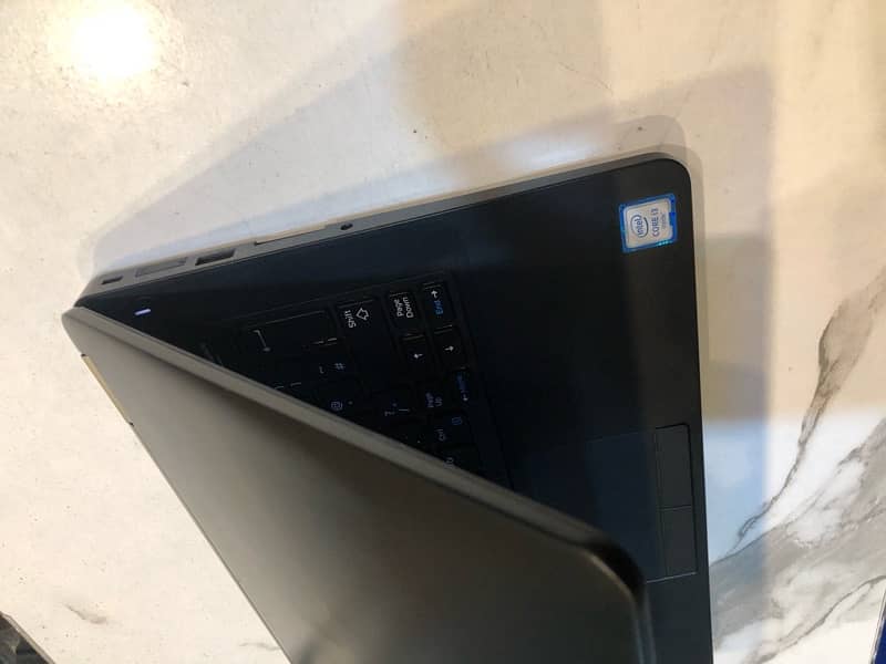 Dell latitude E5270. core i3/laptop for sale 2