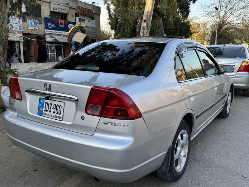 Honda civic 2002 prosmatic sunroof 3