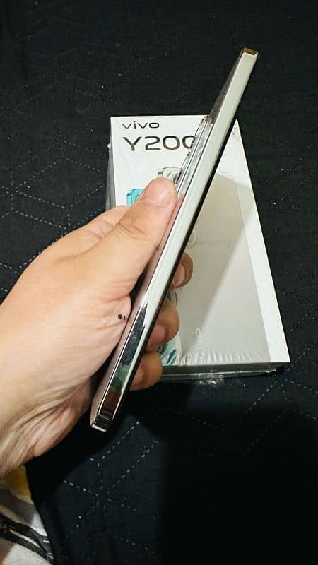 vivo y200 256gb just 5 days used 2