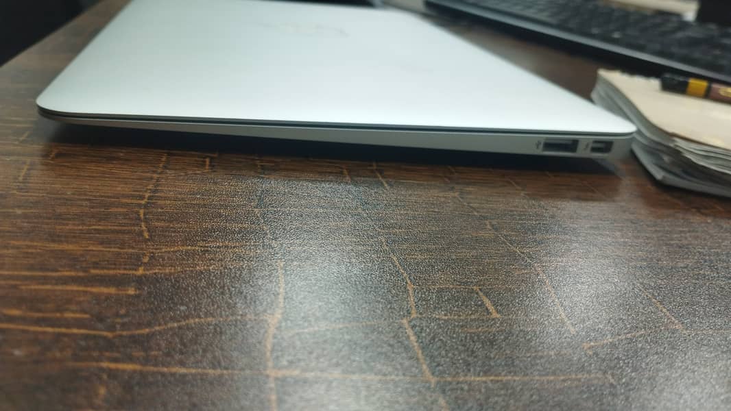 Macbook air 2015 11 inches 1