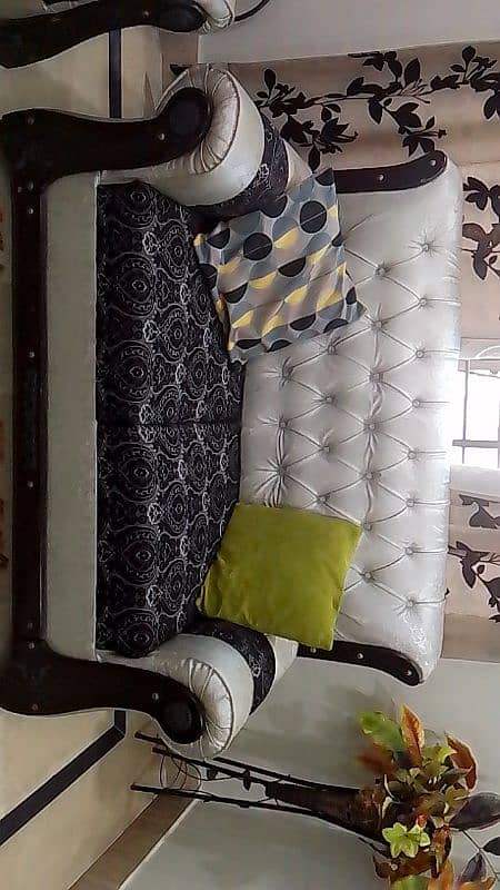 For Sale: Premium 6-Seater Sofa Set – Rs. 80,000 – +92 370 8428327 1