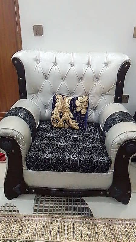 For Sale: Premium 6-Seater Sofa Set – Rs. 80,000 – +92 370 8428327 2