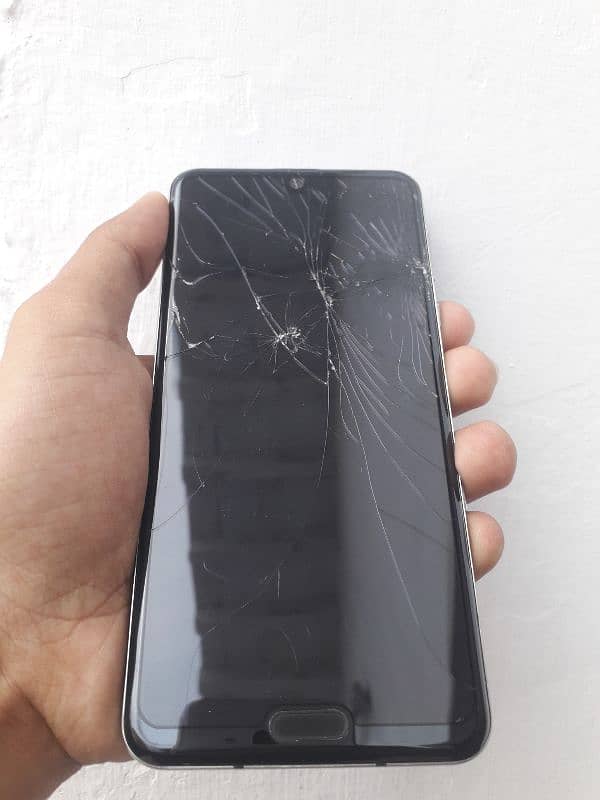 SHARP AQUOS R3  FRONT BROKEN NON PFA 1