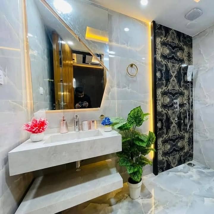 05 Marla Brand New Elegant Semi Furnished Fully Maintained Designer Bungalow Is Available For Rent In Best Block Of DHA Lahore. 4