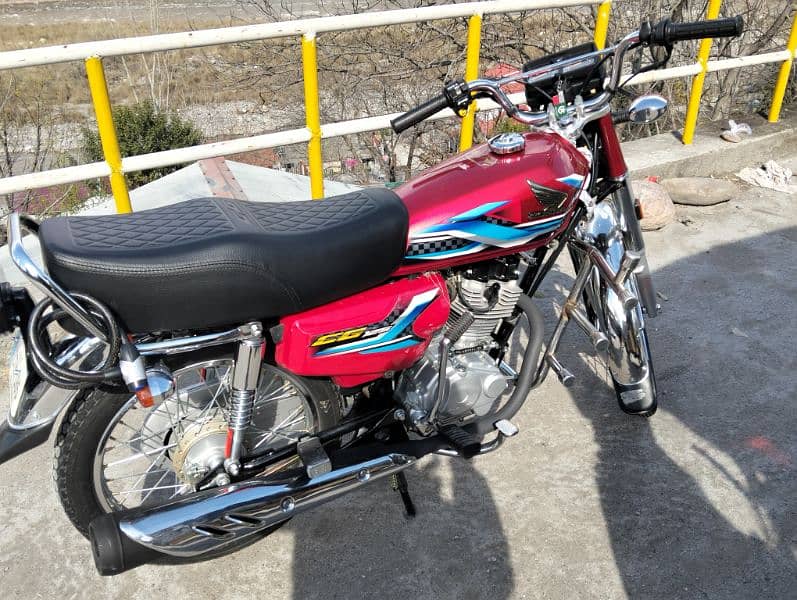 Honda 125 2024 model zero condition only 2500 km Chala ha 2