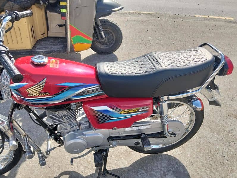 Honda 125 2024 model zero condition only 2500 km Chala ha 9