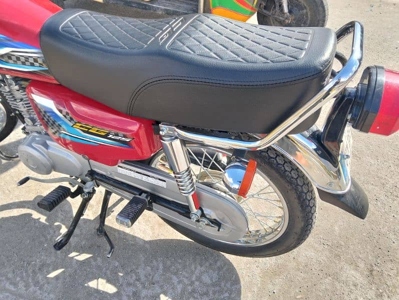 Honda 125 2024 model zero condition only 2500 km Chala ha 12