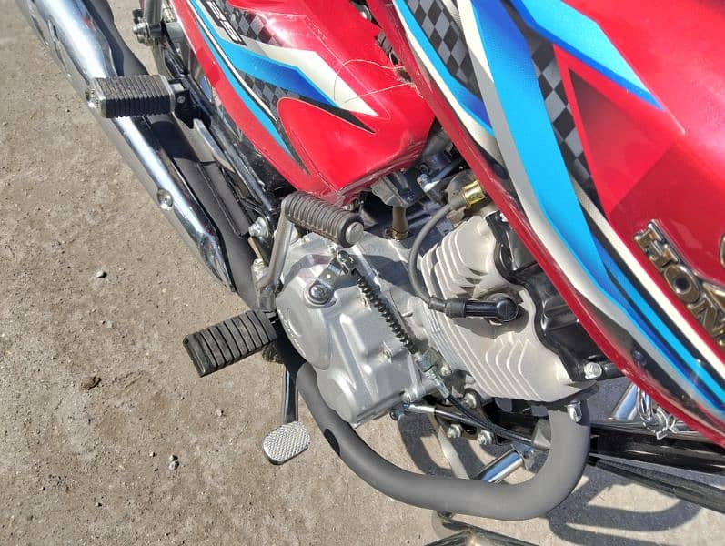 Honda 125 2024 model zero condition only 2500 km Chala ha 16