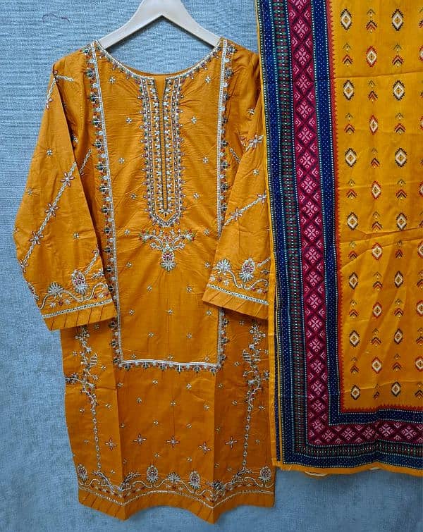 stitched 3pc lawn embroidery suits 4