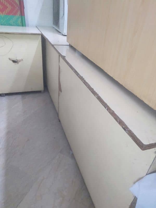 counter for fabrics shop and two bench for sale 2