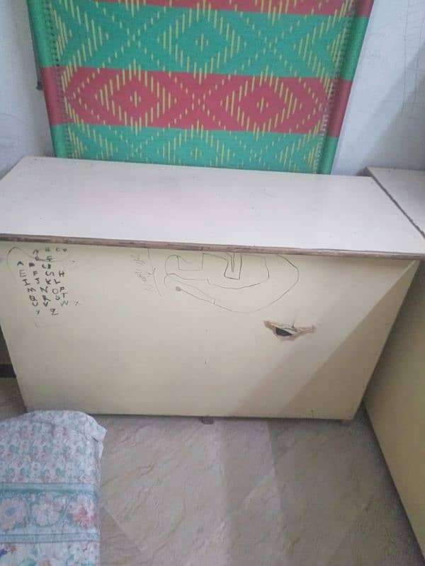 counter for fabrics shop and two bench for sale 4