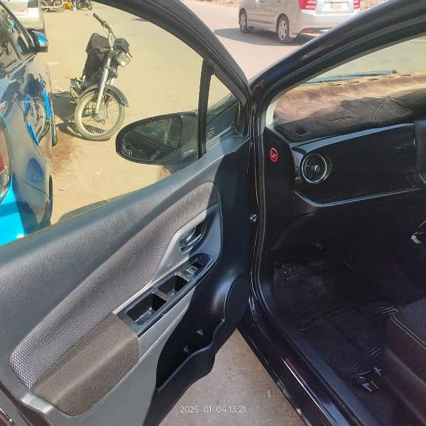 Toyota Vitz 2018 9