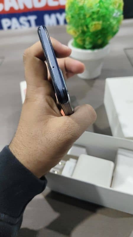 Oppo f17 8gb/128 with box 8.5/10 condition 6