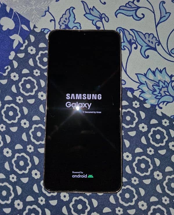 "Samsung S21+ | 10/10 Condition | 128GB/8GB | Complete Box. 0