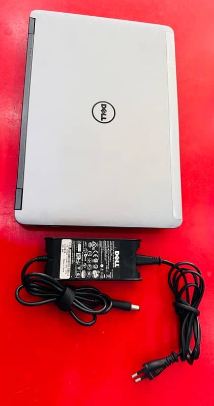 DELL LATITUDE E6440 CORE i5 4th Generation 1