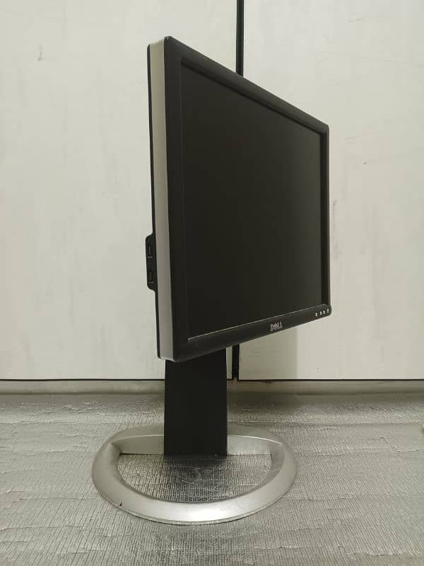 DELL LCD Monitor 1