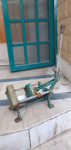 Chips frice cutting machine