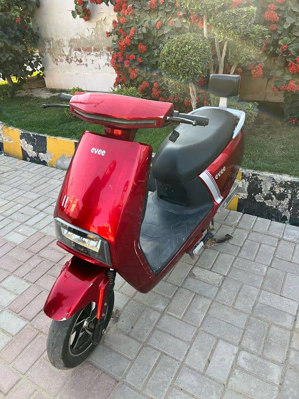 Evee C1 Scooty 4