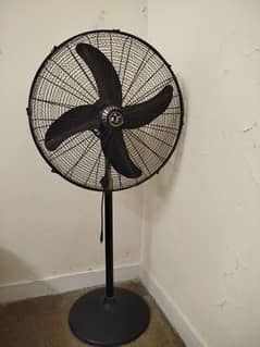 Pedestal Fan Heavy duty, Almost New