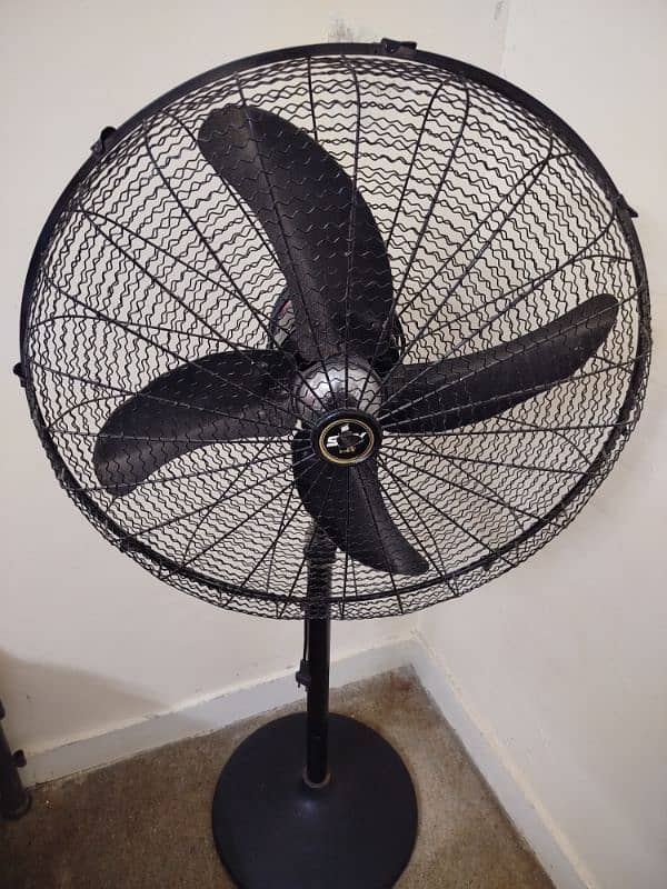 Pedestal Fan Heavy duty, Almost New 1