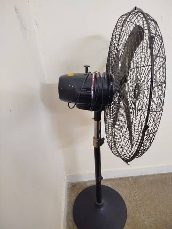 Pedestal Fan Heavy duty, Almost New 3