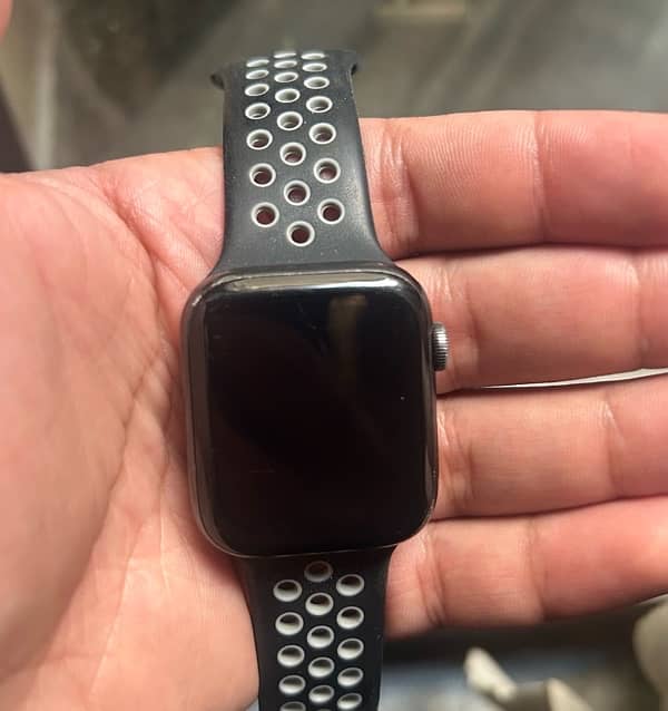 APPLE WATCH SERIES 4 0