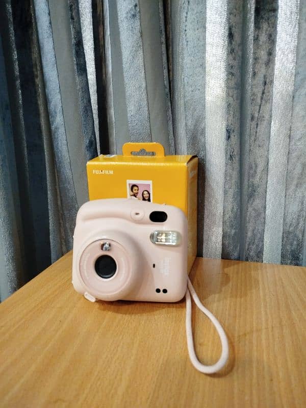 Fujifilm Instax Mini 11 | Polaroid camera 3