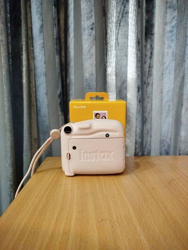 Fujifilm Instax Mini 11 | Polaroid camera 8