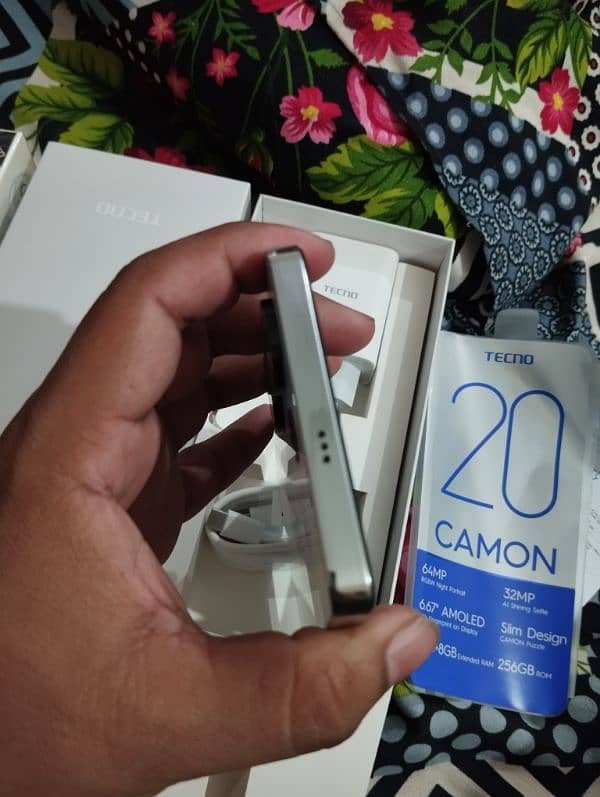 tecno camon 20 8+8/256 brand new condtion 10/10 complete accessories 9