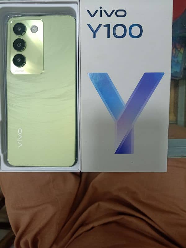 Vivo Y 100 complete box in warenty Nov 2025 2