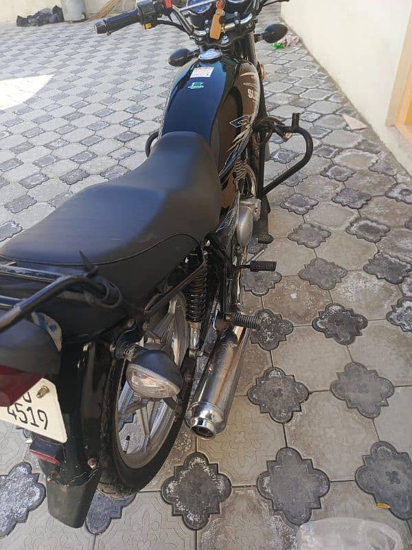 Suzuki GS 150 SE mint comdition 2