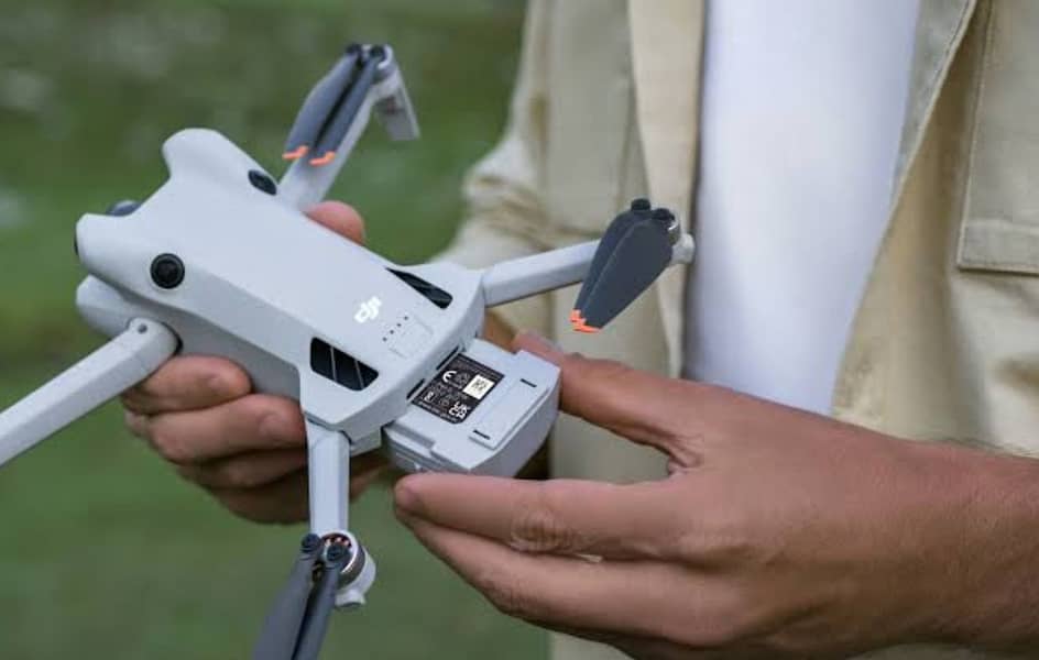 DJI mini 4 pro with RC remote Almost new 4