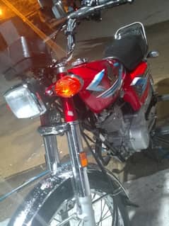 Honda 125 10/10 condition hai