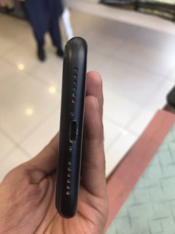 IPhone XR (64) gb ( Non PTA ) 3