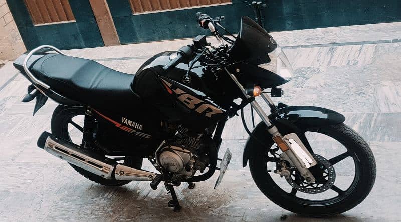 Yamaha YBR 125, Black 2