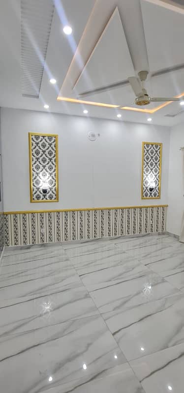 10 MARLA HOUSE FOR RENT IN JASMINE BLCOK BAHRIA TOWN LAHORE 0