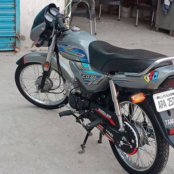 Honda CD 70 Dreem 2022/23 11