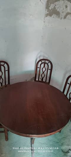 dining Tables 4 Chair cheir orjnal Tali astamal nahi kia