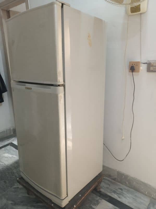 Dawlance Refrigerator for urgent sale 1