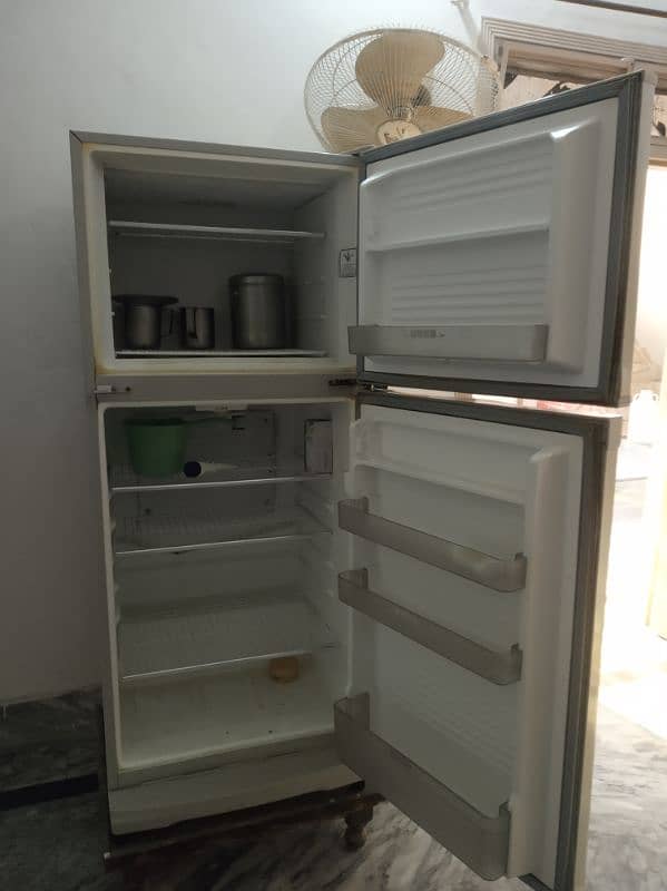 Dawlance Refrigerator for urgent sale 2