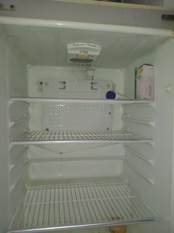 Dawlance Refrigerator for urgent sale 6