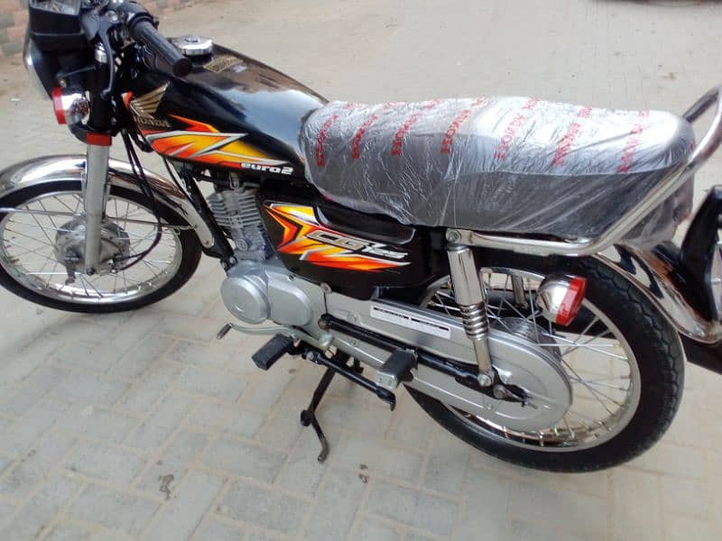 Honda 125 Hyderabad number 21 model 3