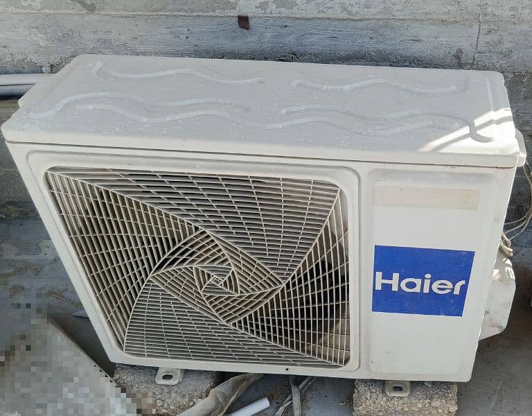 Selling 1 Ton Haier AC DCinverter 2